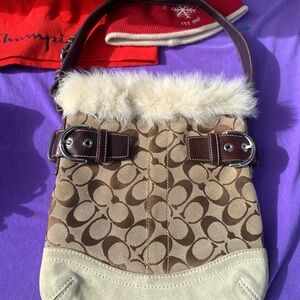 Coach Signature Fur Trim Shoulder Bag ✨